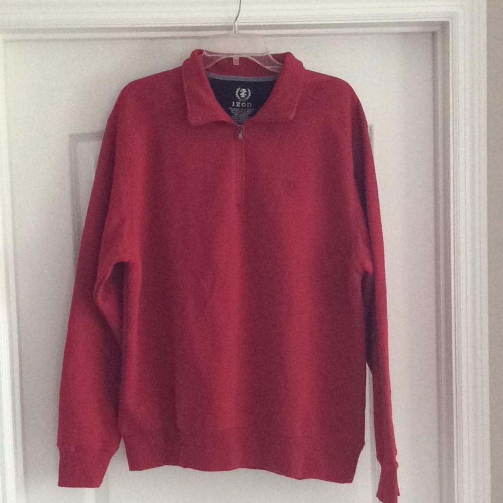 Izod men’s pullover.